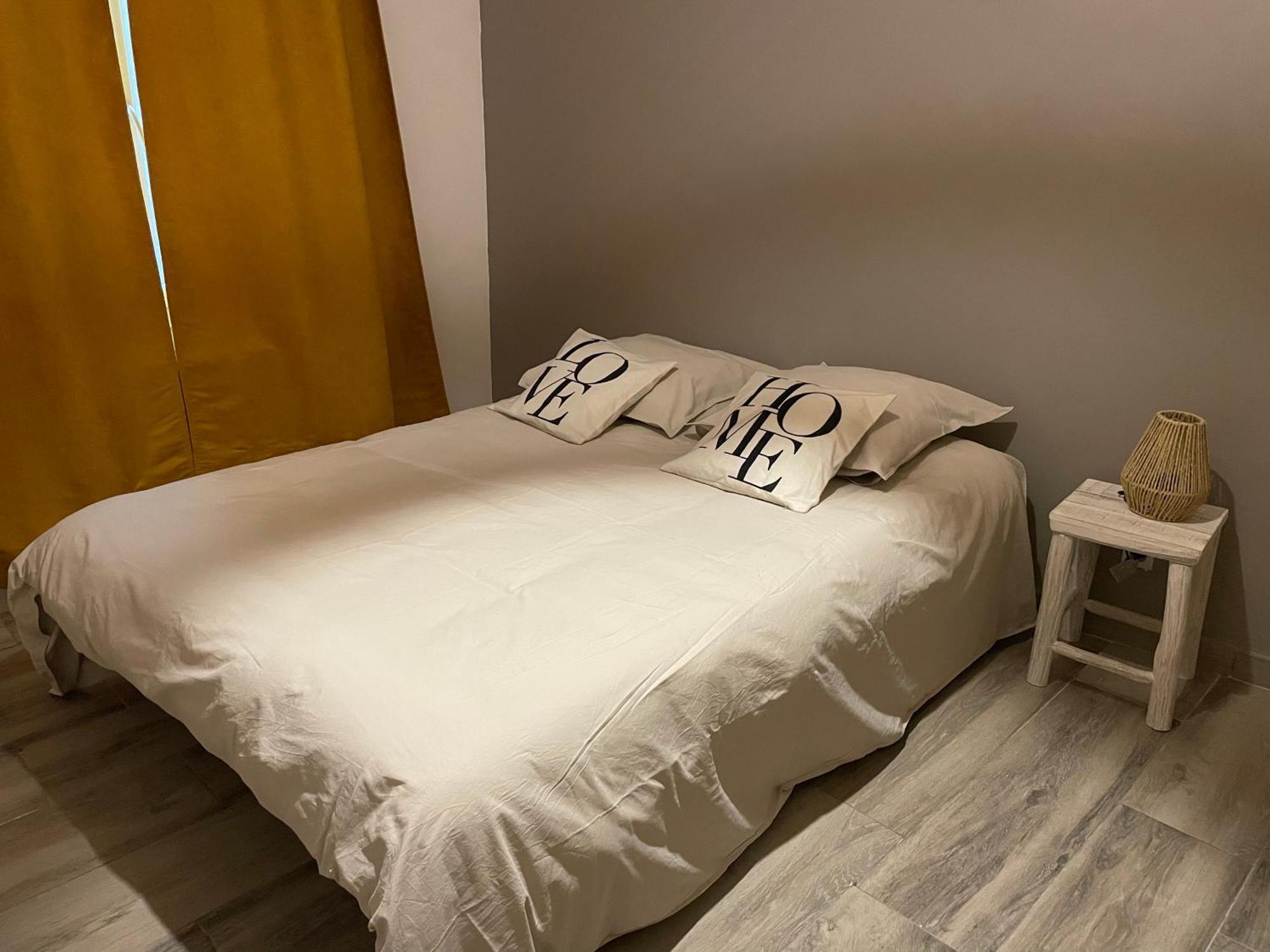 Appartement Coquet Dans Le Centre De Mèze Extérieur photo